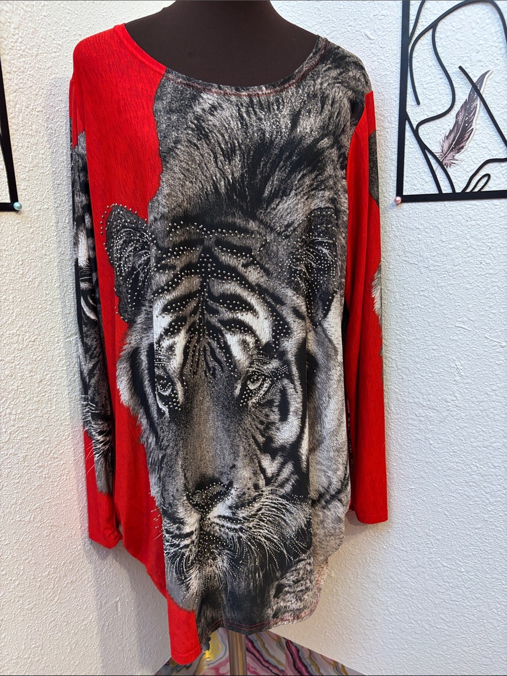 Stylish red gray & white striking tiger portrait long sleeve tunic top. Size 1X